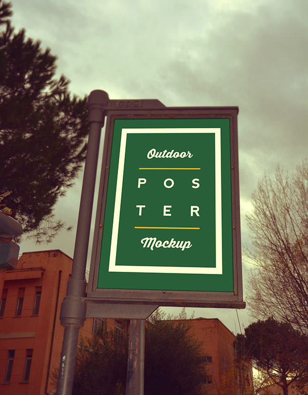 photorealistic-outdoor-poster-mockup