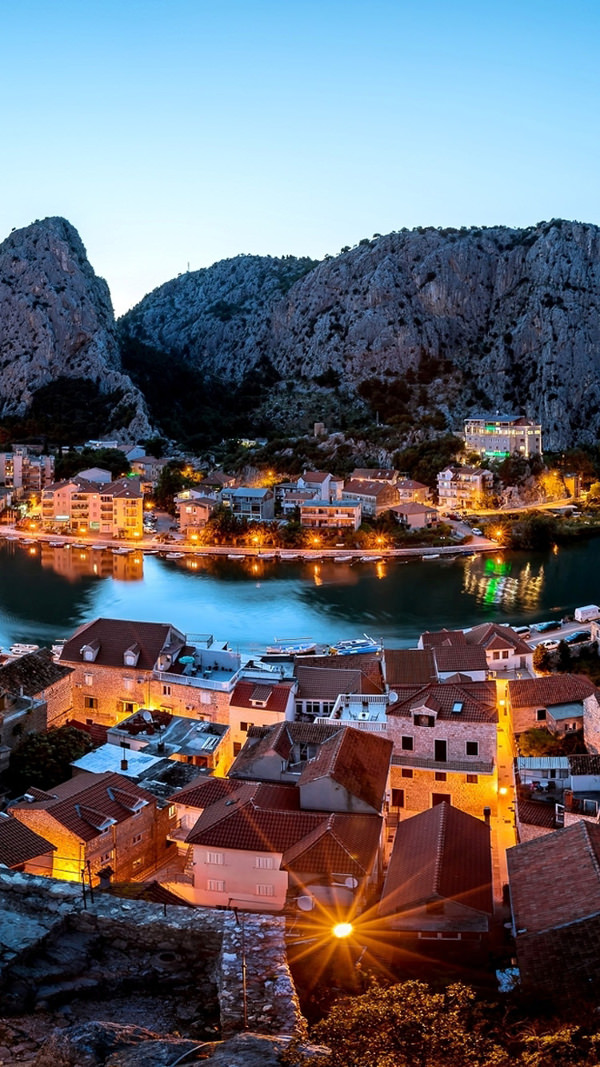 Croatia City iPhone 6 HD Background