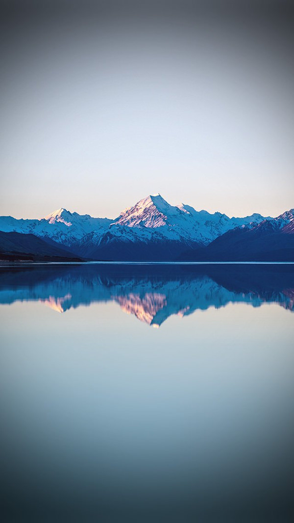 Free Reflection Blue Lake iPhone 5s Background