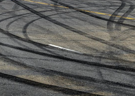 Road Texture with Tire Tracks