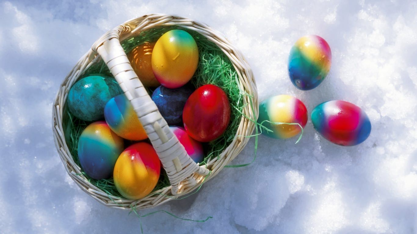 Easter Eggs In Snow Wallpaper