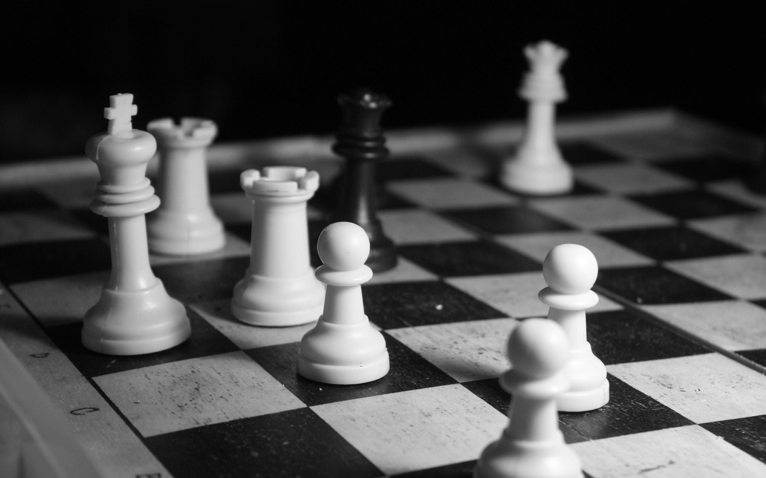 Black & White Chess Wallpaper