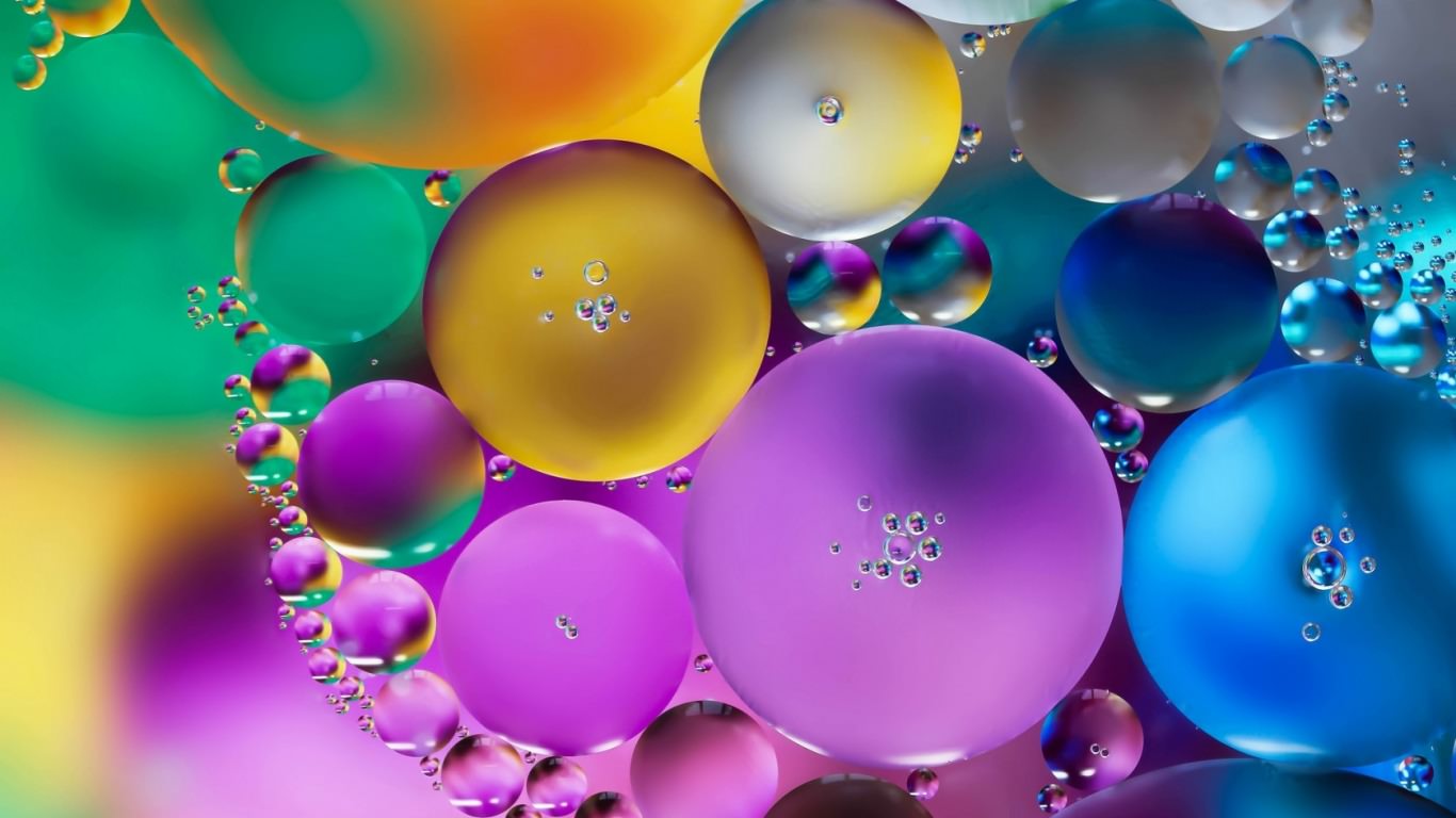 Colorful Oil Bubbles in Water Wallpaper