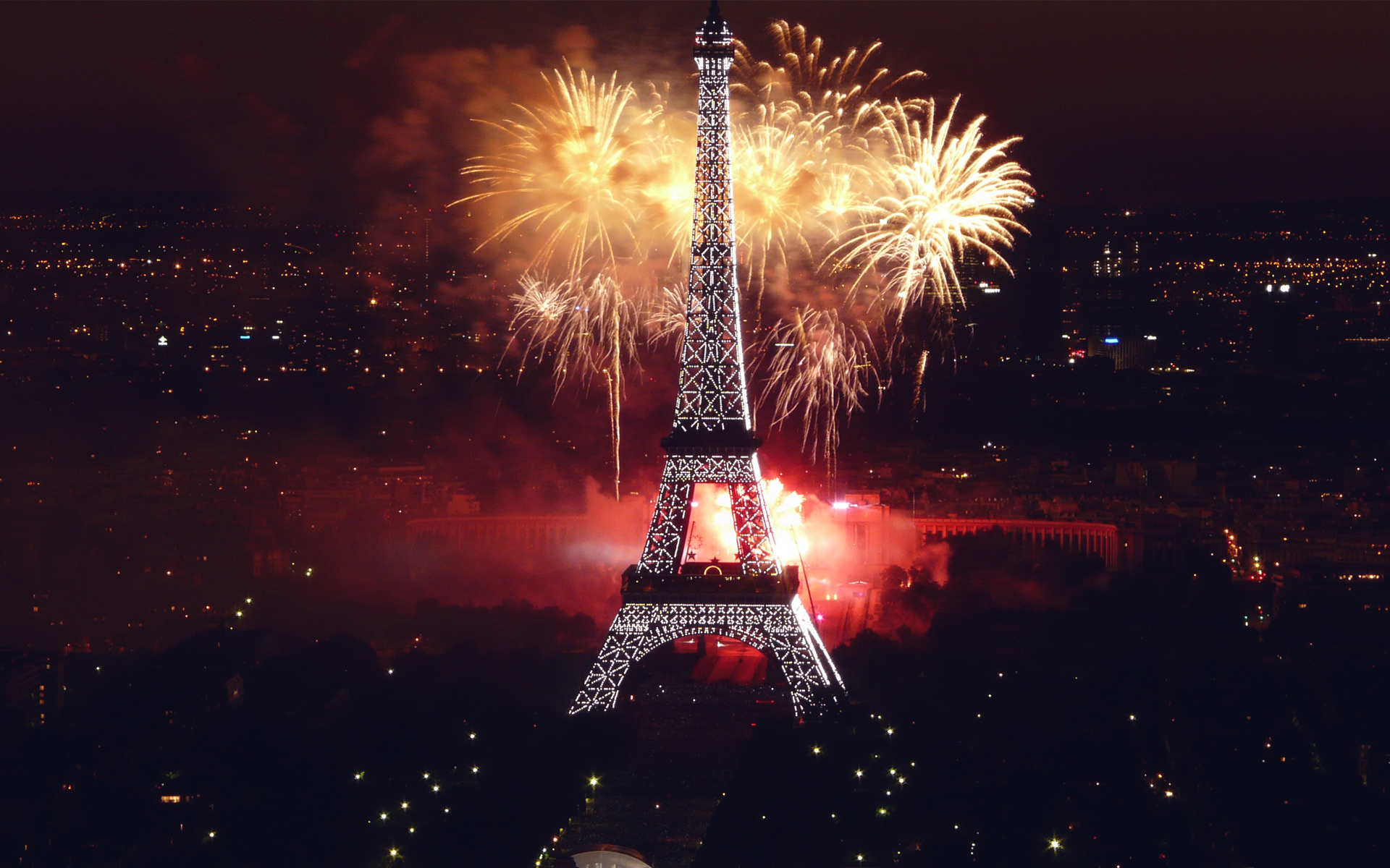 Fireworks at Eiffel Tower Wallpaper