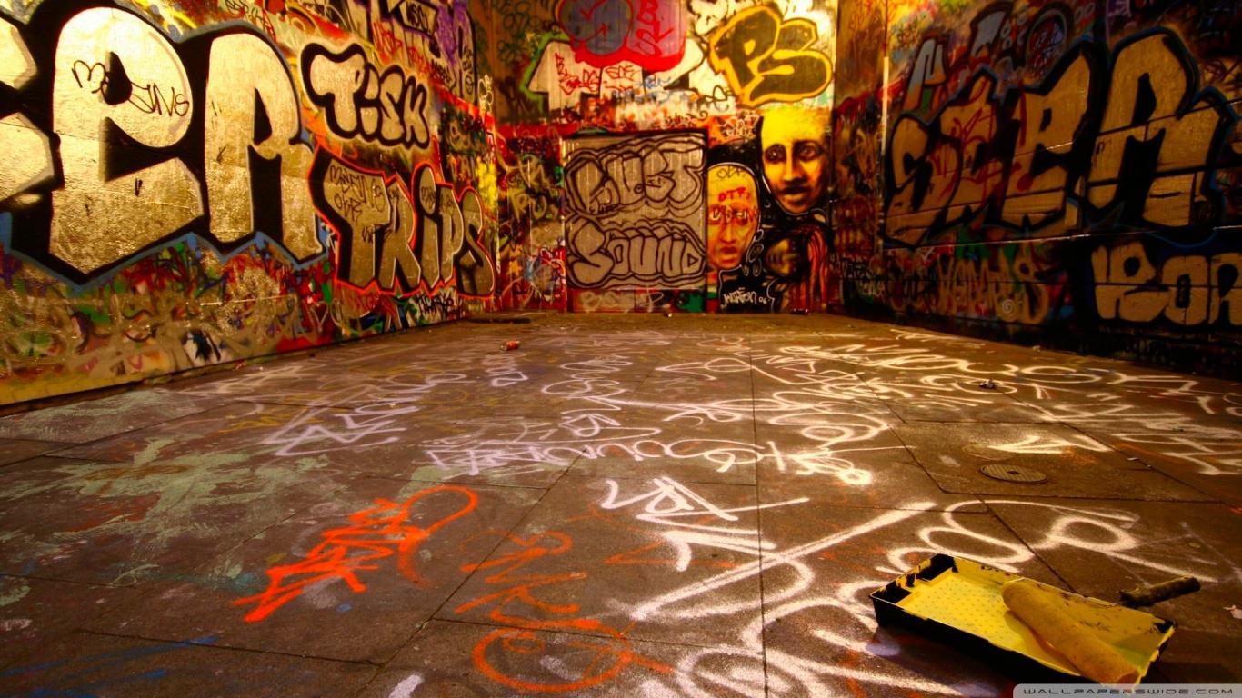 Graffiti Room Wallpaper