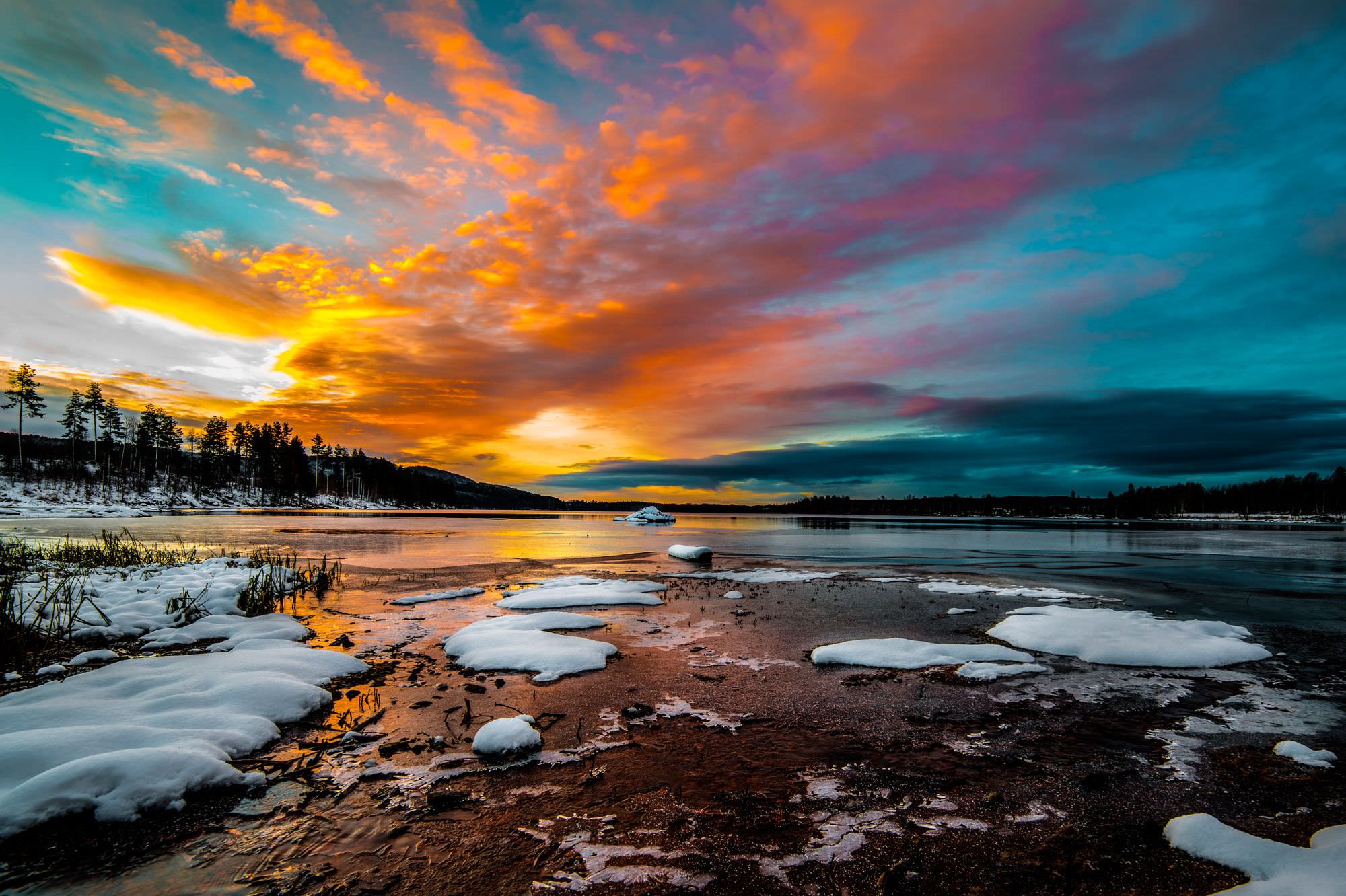 Beach Sunrise in Winter Wallpaper