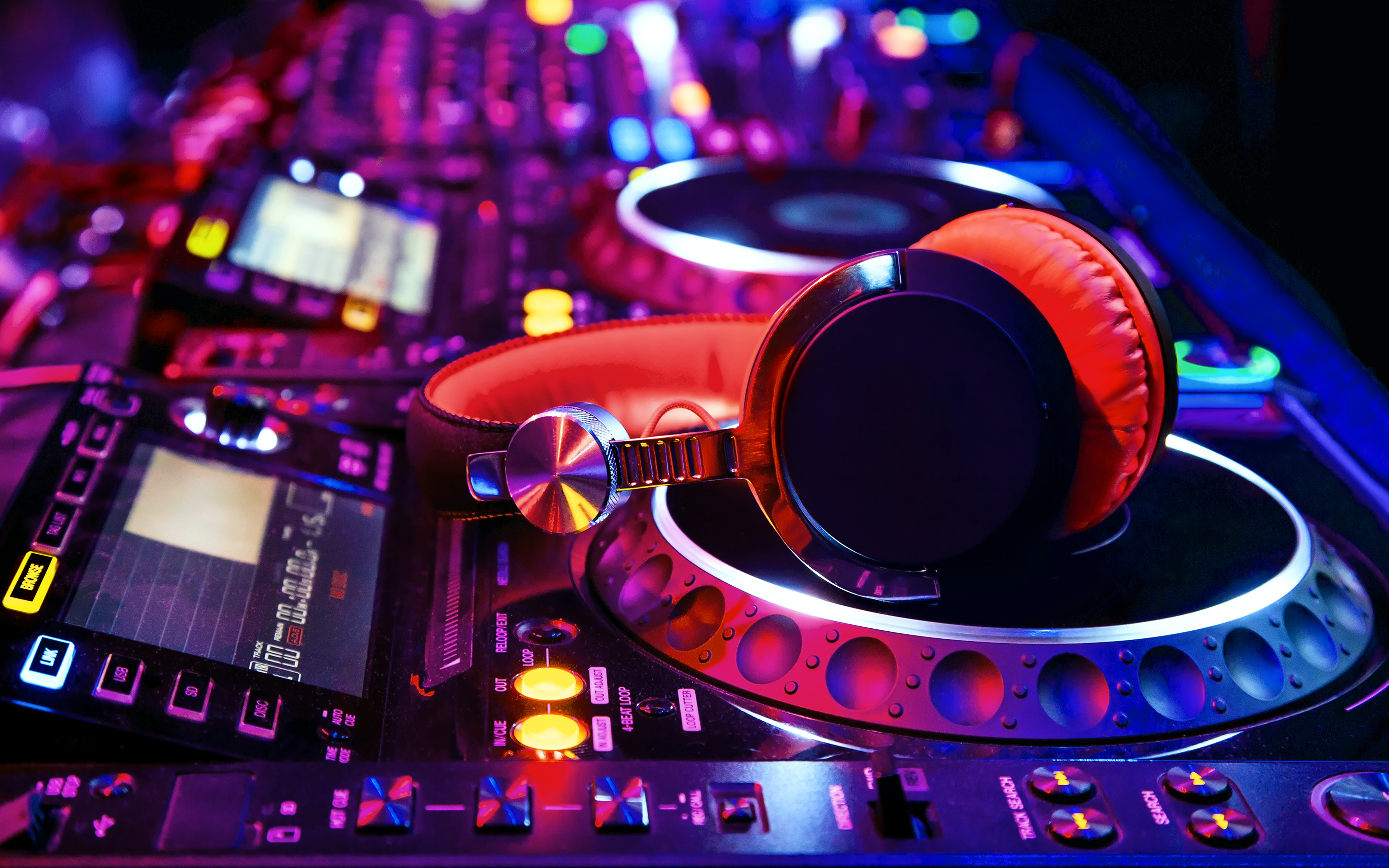 Colorful Vibes Headphones Wallpaper