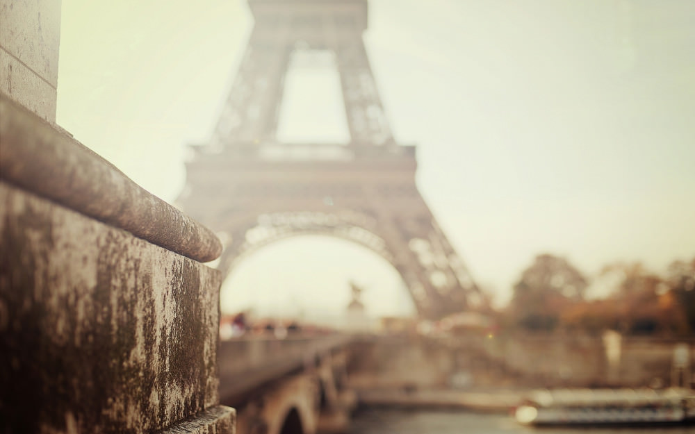 Paris Eiffel Tower Blurred Wallpaper