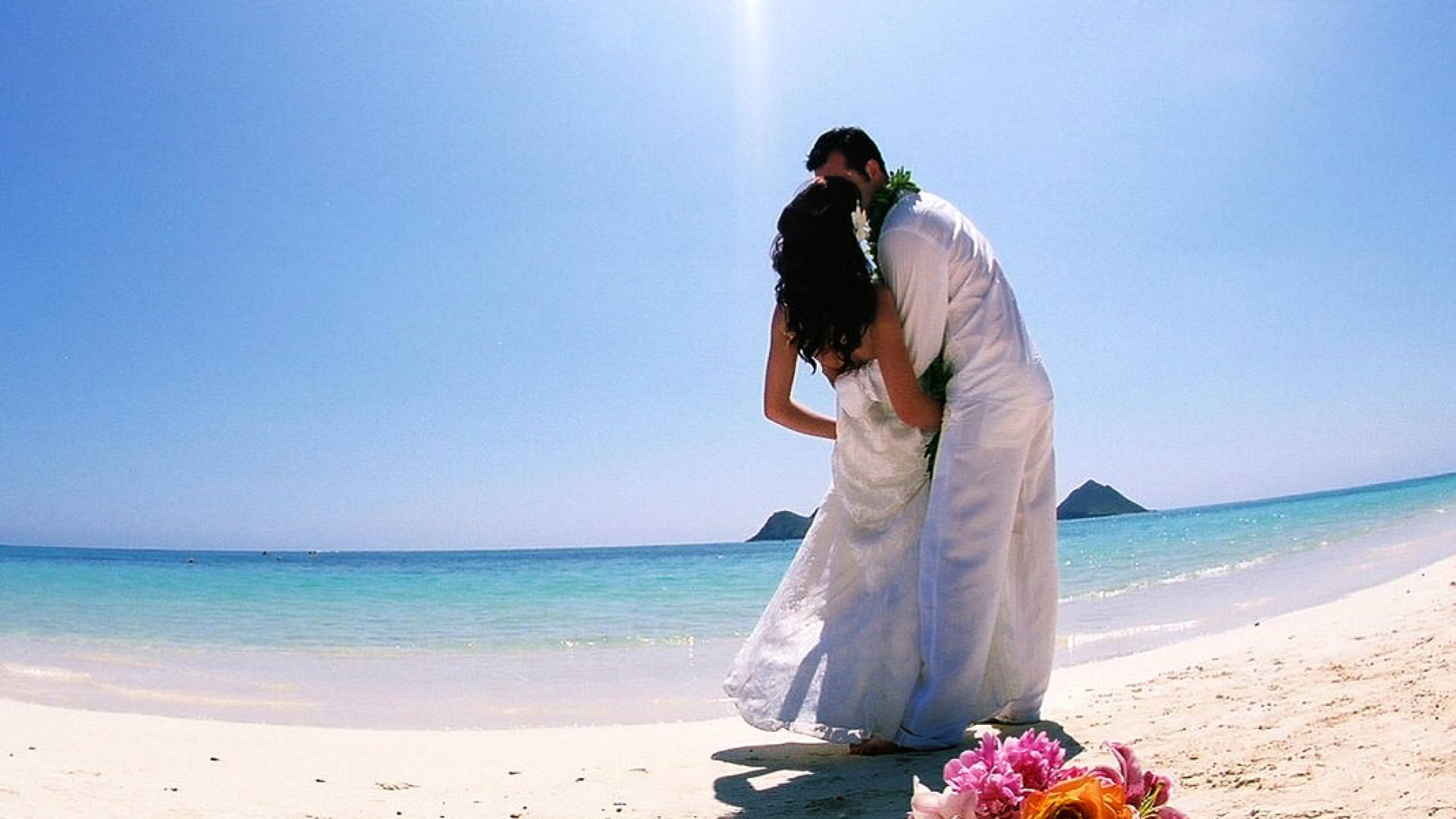 Romantic Beach Wedding Wallpaper