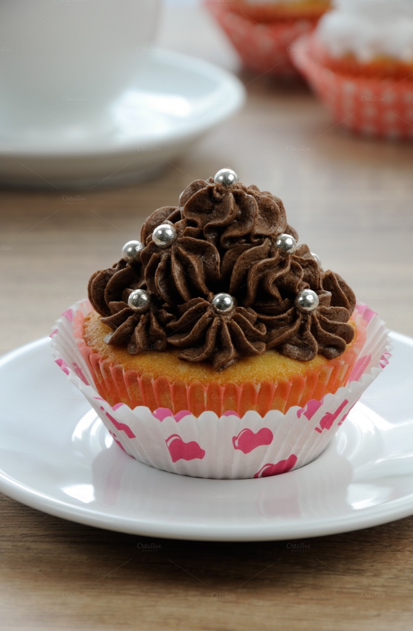 Cupcakes with Butter Cream Paper Packaging